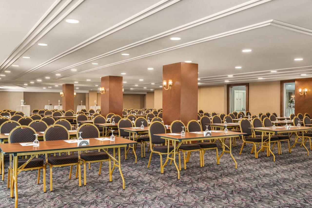 Ramada Plaza By Wyndham Samsun Hotel Exterior foto Meeting room