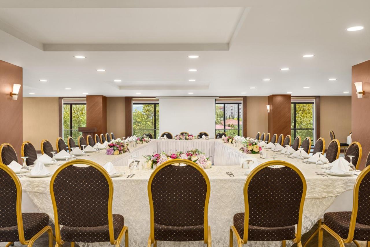 Ramada Plaza By Wyndham Samsun Hotel Exterior foto The ballroom